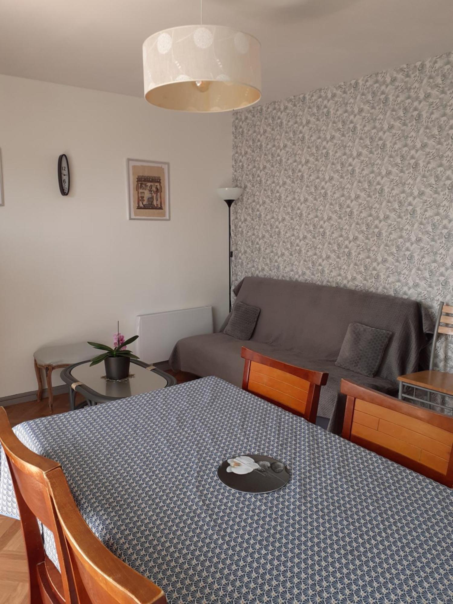Appartement Pour Famille Amis Ou Colegue Cholet Exterior photo